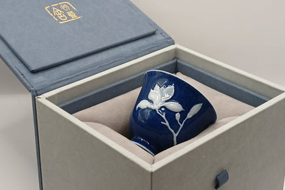 Single cup from Original Blue, sprinkled blue series